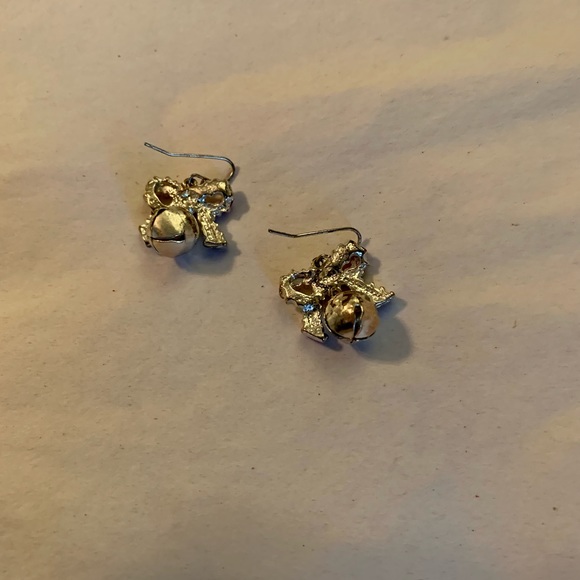 LN Christmas Earrings🤶🧑🏻‍🎄 - Picture 2 of 3